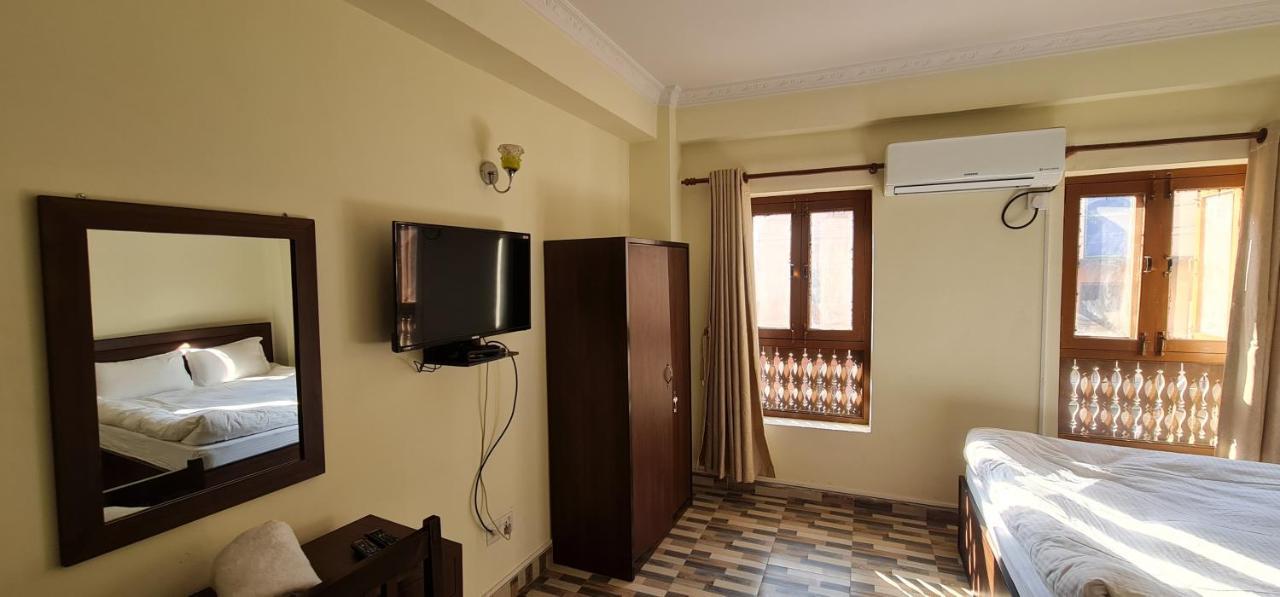 Pashupati View Hotel Kathmandu Exterior photo